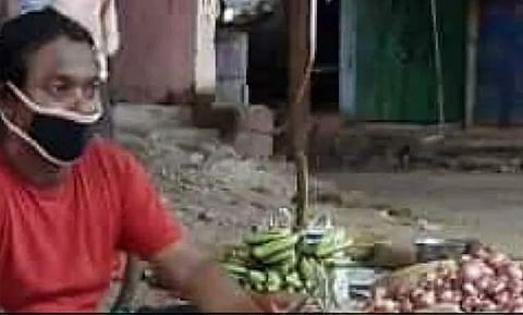 കുടുംബം പോറ്റാന്‍ പ്രമുഖ ഹാസ്യതാരം പച്ചക്കറി വില്‍പ്പനയുമായി വീടുകളില്‍; ഒപ്പം കോവിഡ് ബോധവത്കരണവും