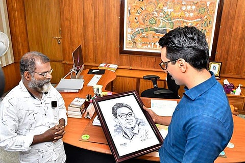 'മനോഹരം'; അവശത മറന്ന് ശിവന്‍കുട്ടി വരച്ച ചിത്രം കണ്ട് കലക്ടര്‍ പറഞ്ഞു; പ്രവര്‍ത്തനത്തിന് ആദരം