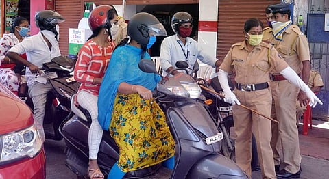 മാസ്‌ക് ധരിച്ചില്ലെങ്കില്‍ കേസ് ; പരിശോധന ശക്തമാക്കി പൊലീസ്