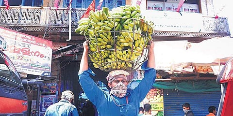 ചരക്കുകള്‍ ഇറക്കുന്നത് രാത്രി ഒന്നിനും രാവിലെ ആറിനുമിടയില്‍: എറണാകുളം ജില്ലയിലെ മാര്‍ക്കറ്റുകളില്‍ കടുത്ത നിയന്ത്രണം, ക്രമീകരണം ഇങ്ങനെ 