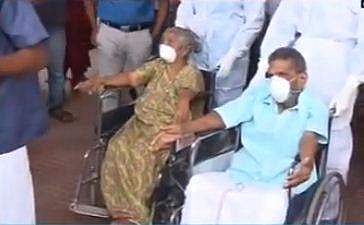 രാജ്യത്തിന് അഭിമാനനിമിഷം; 95കാരനും 88കാരിയും കോവിഡ് ഭേദമായി ആശുപത്രി വിട്ടു 