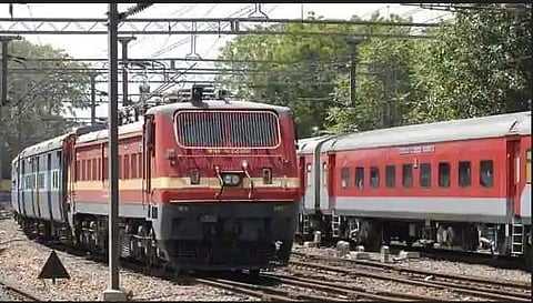 ദിവസം 400 ട്രെയിനുകള്‍  ; അതിഥി തൊഴിലാളികള്‍ക്കായി പ്രത്യേക തീവണ്ടികള്‍ ഓടിക്കുന്നത് പരിഗണനയില്‍