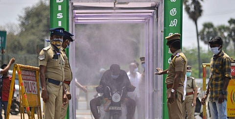 ലോക്ക്ഡൗണ്‍ കഴിഞ്ഞാലും കേരളത്തിലെ എട്ടു ജില്ലകളില്‍ നിയന്ത്രണം തുടരും? ; ഹോട്ട്‌സ്‌പോട്ടുകള്‍ അടയ്ക്കാന്‍ കേന്ദ്രസര്‍ക്കാര്‍