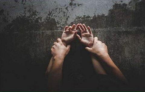 ബിഹാറില്‍ കോവിഡ് ഐസൊലേഷന്‍ വാര്‍ഡിലുള്ള യുവതിയെ ഡോക്ടര്‍ ബലാത്സംഗം ചെയ്തു; അമിത രക്തസ്രാവത്തെ തുടര്‍ന്ന് 25കാരി മരിച്ചു