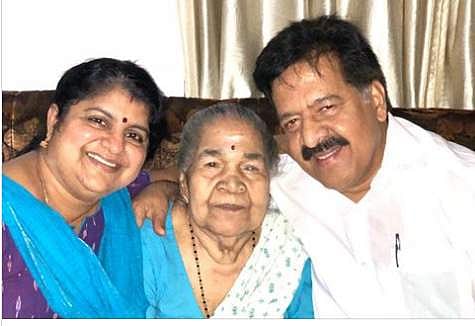 'വാതിൽ തുറക്കരുതെന്നും അത്താഴം നൽകരുതെന്നും അമ്മയോട് അച്ഛൻ ആവശ്യപ്പെട്ടിരുന്നു'