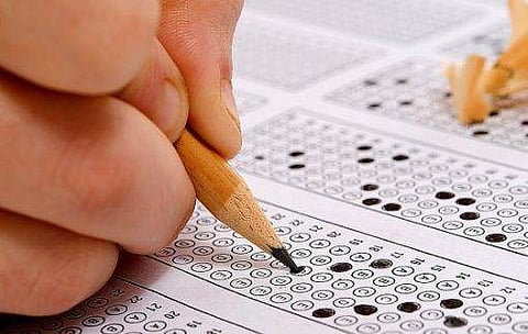 സ്കൂളുകളിൽ ജൂൺ ഒന്ന് മുതൽ ഓൺലൈൻ ക്ലാസുകൾ; കേരള എൻട്രൻസ് ജൂലൈ 16ന്; പുറത്തുള്ളവർക്ക് കേന്ദ്രം മാറ്റാം