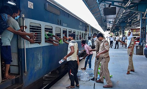 ഒന്നര മണിക്കൂര്‍ മുമ്പ് എത്തണം ; ഭക്ഷണം കരുതണം ; മാസ്‌ക് നിര്‍ബന്ധം ;  യാത്രക്കാര്‍ക്ക് കര്‍ശന മാര്‍ഗനിര്‍ദേശങ്ങള്‍