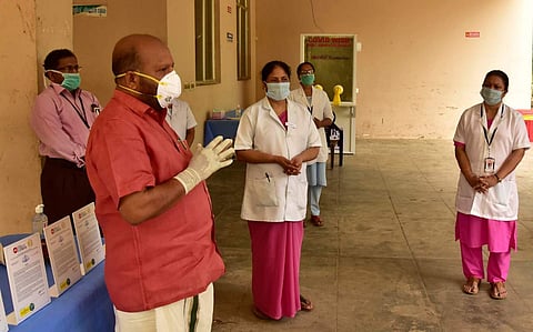 നഴ്‌സസ് ദിനത്തില്‍ കോവിഡ് മുന്നണി പോരാളികള്‍ക്ക് ആദരവുമായി ദി ന്യൂ ഇന്ത്യന്‍ എക്‌സ്പ്രസും മെഡിമിക്‌സും