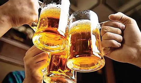 മദ്യ വില കുത്തനെ കൂടും ; 35 ശതമാനം വരെ 'കോവിഡ് സെസ്സ്' ചുമത്താന്‍ മന്ത്രിസഭാ തീരുമാനം