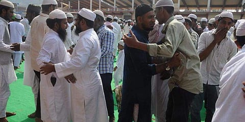 പെരുനാള്‍ നമസ്‌കാരം വീടുകളില്‍ നടത്താന്‍ ധാരണ; സക്കാത്ത് വീടുകളില്‍ എത്തിക്കും