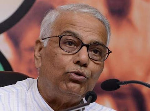 കുടിയേറ്റ തൊഴിലാളികളുടെ പലായനം; പ്രതിഷേധ ധർണ നടത്തിയ യശ്വന്ത് സിൻഹയും എഎപി എംപിയും അറസ്റ്റിൽ