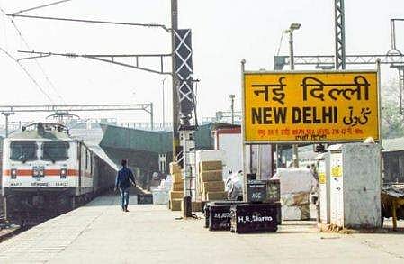 ഡൽഹിയിൽ നിന്ന് സ്പെഷ്യൽ ട്രെയിൻ പുറപ്പെട്ടു; 700 വിദ്യാർത്ഥികളും 60 ഗർഭിണികളും