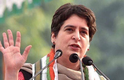 നാല് മണി വരെ കാത്തിട്ടും അനുമതിയില്ല; കുടിയേറ്റ തൊഴിലാളികൾക്കായി തയ്യാറാക്കിയ 1000 ബസുകൾ തിരിച്ചുവിളിച്ച് പ്രിയങ്ക