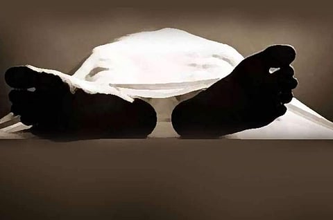 പ്ലൈവുഡ് ഫാക്ടറിയുടെ പുകക്കുഴലിനുളളില്‍ കത്തിക്കരിഞ്ഞ നിലയില്‍ മൃതദേഹം, ദുരൂഹത