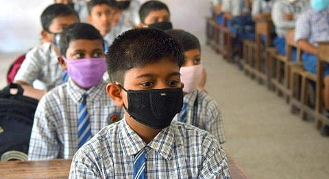 ജൂലൈയോടെ രാജ്യത്ത് സ്കൂളുകൾ തുറക്കും? 30 ശതമാനം ഹാജരോടെ ക്ലാസുകള്‍ക്ക് ആലോചന