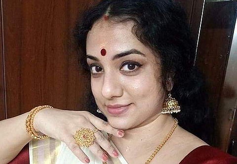 'സിനിമാക്കാർ ഫോട്ടോ സഹിതം പോസ്റ്റിട്ട് കരഞ്ഞു നിലവിളിച്ച്  കളിക്കുന്നത് വെറും രാഷ്ട്രീയ അജണ്ട'; നടി മായാ മേനോൻ