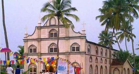 'ആമേൻ' സിനിമയിലെ ആ പള്ളി വിറക് വിലയ്ക്ക് പൊളിച്ചു വിറ്റു; തീർത്ഥാടന കേന്ദ്രമാണെന്ന പ്രചാരണം വ്യാജം; കുറിപ്പ് 