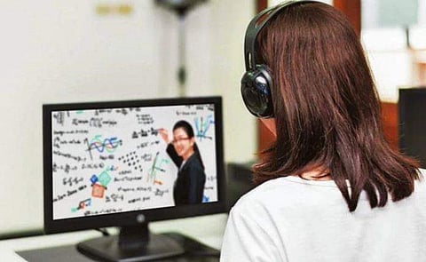 കോളജുകളുടെ പ്രവൃത്തി സമയം പുന:ക്രമീകരിച്ചു, രാവിലെ 8:30 മുതല്‍ 1:30 വരെ പഠനം; ജൂണ്‍ ഒന്നുമുതല്‍ ഓണ്‍ലൈന്‍ ക്ലാസ് തുടങ്ങും 