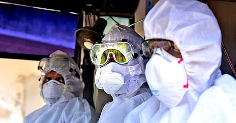 കോവിഡ് കേന്ദ്രത്തിൽ പൂവാലശല്യം, സ്ത്രീകളെയും വനിത ഡോക്ടർമാരെയും കമന്റടിച്ചു; പിപിഇ കിറ്റ് ധരിച്ചുവന്ന് കസ്റ്റഡിയിലെടുക്കുമെന്ന് പൊലീസ്