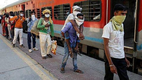 എല്ലാ കുടിയേറ്റ തൊഴിലാളികളേയും തിരിച്ചയക്കേണ്ട; നിർദ്ദേശവുമായി കേന്ദ്രം