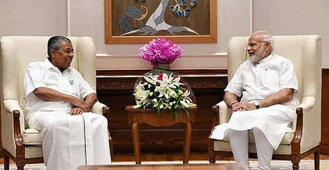 ഇതര സംസ്ഥാനങ്ങളില്‍ കുടുങ്ങിയ മലയാളികളെ തിരിച്ചെത്തിക്കാന്‍ ട്രെയിന്‍ അനുവദിക്കണം; പ്രധാനമന്ത്രിക്ക് മുഖ്യമന്ത്രിയുടെ കത്ത്