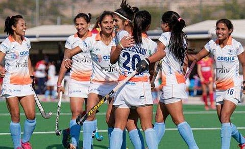 കോവിഡിനെതിരായ പോരാട്ടം; കൈത്താങ്ങായി ഇന്ത്യൻ വനിതാ ഹോക്കി ടീം; ഫിറ്റ്നസ് ചലഞ്ചിലൂടെ സമാഹരിച്ചത് 20 ലക്ഷം രൂപ
