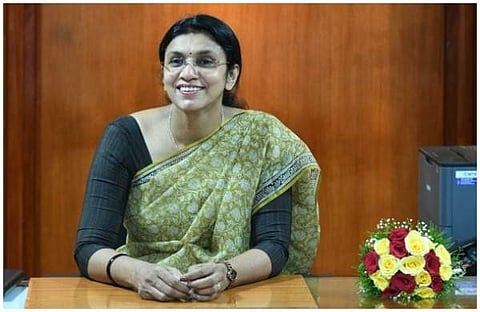 കുടിയേറ്റ തൊഴിലാളികളുടെ യാത്രാക്കൂലി നല്‍കാമെന്ന് കോണ്‍ഗ്രസ്; നിരസിച്ച് ആലപ്പുഴ ജില്ലാ കലക്ടര്‍