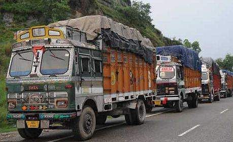 ലോക്ക്ഡൗണിനിടെ വിവാഹം കഴിക്കാൻ ഒളിച്ചോട്ടം; ലോറിയിൽ കടക്കാൻ ശ്രമിച്ച റഷ്യൻ യുവതിയും ഹിമാചൽ സ്വദേശിയും പിടിയിൽ