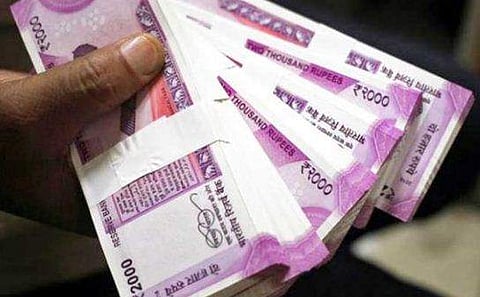 സാമ്പത്തിക പ്രതിസന്ധി; 12 ലക്ഷം കോടി കടമെടുക്കാനൊരുങ്ങി കേന്ദ്ര സർക്കാർ