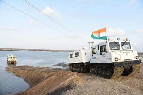 അംഫിബിയന്‍ വാഹനം ഉള്‍പ്പെടെ ബിഎസ്എഫിന്റെ രണ്ട് വാട്ടര്‍ വിങ് ടീമിനെ അയക്കണം : കേന്ദ്ര ആഭ്യന്തര മന്ത്രാലയത്തോട് കേരളം