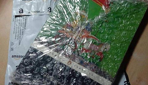 കമ്മ്യൂണിസ്റ്റ് മാനിഫെസ്റ്റോ ബുക്ക് ചെയ്തു; ആമസോണില്‍ നിന്ന് ലഭിച്ചത് ഭഗവദ്ഗീത