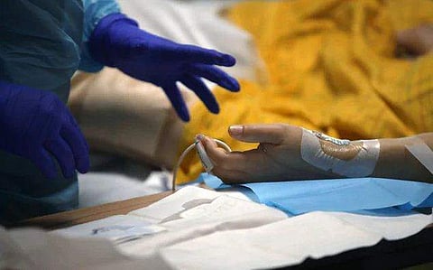 കോവിഡ് ഇല്ലാത്ത കുഞ്ഞിനെ കോവിഡ് ഇല്ലാത്ത അമ്മയ്ക്ക്, രോഗക്കാലത്ത് ഒരു വച്ചുമാറല്‍; അസാധാരണം