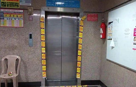 കോവിഡ് വാര്‍ഡിലെ നഴ്‌സ് ലിഫ്റ്റില്‍ കുടുങ്ങി; ബോധരഹിതയായി മരണത്തെ മുഖാമുഖം കണ്ട് ഒരു മണിക്കൂര്‍