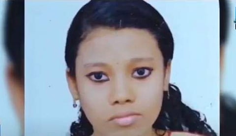 വീട്ടിൽ ടിവിയും സ്മാർട്ട്ഫോണുമില്ല ; ഓൺലൈൻ ക്ലാസ്സിൽ പങ്കെടുക്കാനായില്ല, പത്താംക്ലാസ് വിദ്യാർത്ഥിനി ജീവനൊടുക്കി