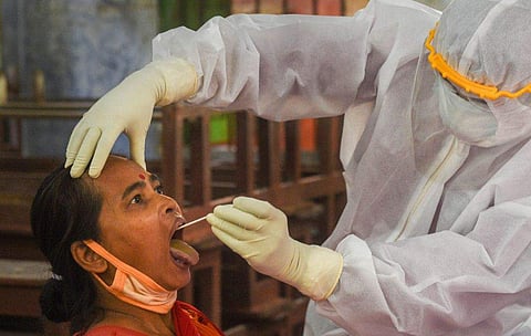 കോവിഡ് സ്ഥിരീകരിച്ച ആശാ പ്രവർത്തക പോയത് നൂറിലേറെ വീടുകളിൽ; സമ്പർക്ക പട്ടിക തയ്യാറാക്കുന്നത് വെല്ലുവിളി; ഇടുക്കിയിൽ ആശങ്ക