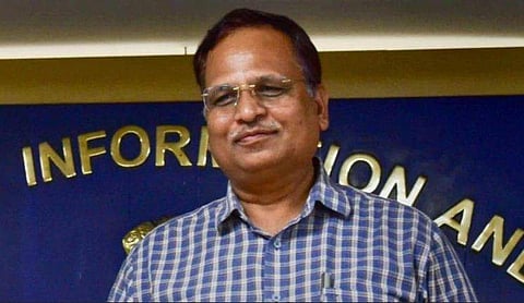 ഡല്‍ഹി ആരോഗ്യമന്ത്രി സത്യേന്ദര്‍ ജെയിനിനെ പ്ലാസ്മ തെറാപ്പിക്ക് വിധേയനാക്കി