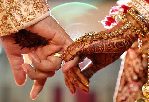 വിവാഹ ദിവസം കോവിഡ് പരിശോധനാ ഫലം വന്നു; രോ​ഗം സ്ഥിരീകരിച്ചത് വരന് മാത്രമല്ല