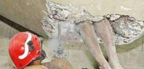 ക്രഷറിലെ കൂറ്റൻ കോൺക്രീറ്റ് ടാങ്കിലേക്ക് കാൽ തെന്നി വീണു; അതിഥി തൊഴിലാളിക്ക് ദാരുണാന്ത്യം; മൃതദേഹം പുറത്തെടുത്തത് ടാങ്ക് തകർത്ത്