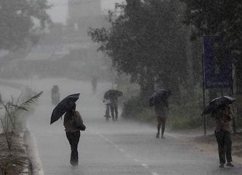 ഇന്ന് അതിതീവ്രമഴയ്ക്ക് സാധ്യത ; അഞ്ചു ജില്ലകളില്‍ ഓറഞ്ച് അലര്‍ട്ട് ; മുന്നറിയിപ്പ്