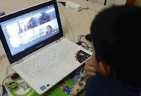 ഓൺലൈൻ ക്ലാസിനിടെ അധ്യാപികമാരുടെ ചിത്രങ്ങൾ പകർത്തി മോർഫ് ചെയ്ത് പ്രചരിപ്പിച്ചു; വിദ്യാർത്ഥികൾക്കെതിരെ പരാതി