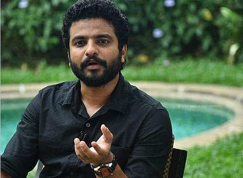 സിനിമയില്‍ ഗൂഢസംഘമുണ്ട് ; ആരോപണത്തില്‍ ഉറച്ച് നീരജ് മാധവ് ; പ്രശ്‌നം ചര്‍ച്ച ചെയ്യണമെന്ന് ഫെഫ്ക