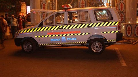 രാത്രിയാത്രയ്ക്ക് കടിഞ്ഞാണിടാൻ പൊലീസ്  ; പരിശോധന കർശനമാക്കി ; വിലക്ക് ലംഘിക്കുന്നവർക്കെതിരെ കടുത്ത നടപടി