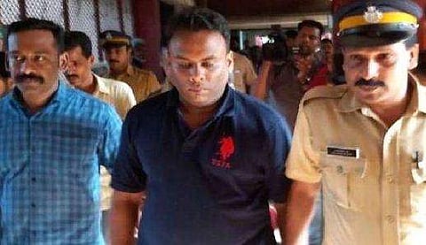 പ്രളയ ഫണ്ടിൽ കൂടുതൽ തട്ടിപ്പ്; 73 ലക്ഷം രൂപ കാണാനില്ലെന്ന് എഡിഎമ്മിന്റെ പരാതി; ക്രൈം ബ്രാഞ്ച് കേസെടുത്തു