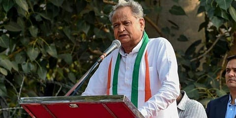 സംസ്ഥാനങ്ങള്‍ കടുത്ത പ്രതിസന്ധിയില്‍, ഒരു ലക്ഷം കോടി രൂപ അടിയന്തരമായി അനുവദിക്കണം, കര്‍ഷകരുടെ കടം എഴുതി തളളണം: അശോക് ഗെലോട്ട് 