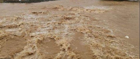 കോഴിക്കോട് മലവെള്ളപ്പാച്ചിലില്‍ വിദ്യാര്‍ത്ഥിയെ കാണാതായി