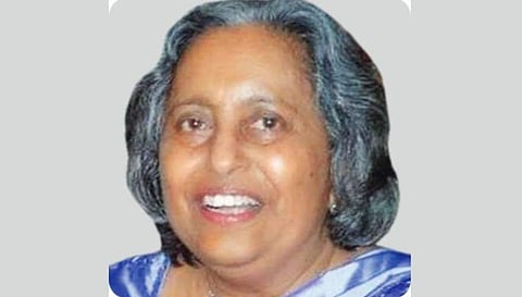 നിരീക്ഷണത്തിൽ കഴിഞ്ഞ മുൻ അധ്യാപിക നെഞ്ചുവേദനയെത്തുടർന്ന് മരിച്ചു ; ശസ്ത്രക്രിയ ചെയ്ത ഡോക്ടർമാർ അടക്കം ഐസൊലേഷനിൽ