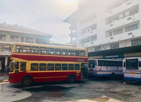 കണ്ടക്ടര്‍ക്ക് കോവിഡ്; അങ്കമാലി കെഎസ്ആര്‍ടിസി ഡിപ്പോ അടച്ചു