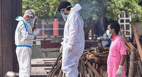 ഓരോ മാസവും കണക്കില്‍ പെടാതെ പോവുന്നത് 400ല്‍ ഏറെ കോവിഡ് മരണങ്ങള്‍; മരിച്ചവരില്‍ ഒരു പരിശോധനയും ഇല്ലെന്ന് പൂനെ മേയര്‍