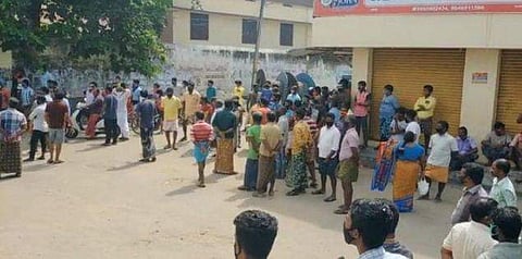 പൂന്തുറയില്‍ നിയമം ലംഘിച്ചവര്‍ക്കെതിരെ നടപടി വേണം; പ്രതിഷേധത്തെ അപലപിച്ച് ദേശീയ വനിത കമ്മീഷന്‍