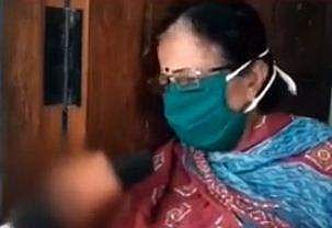 എല്ലാ കുറ്റവും എന്റെ തലയില്‍ കെട്ടിവെക്കാന്‍ ശ്രമമെന്ന് പറഞ്ഞുകരഞ്ഞു; ആഡംബരക്കാര്‍ വാങ്ങിയത് മുഴുവന്‍ പണം നല്‍കാതെ; ഒളിവിലിരുന്നും സന്ദീപ് ഫോണ്‍ വിളിച്ചതായി അമ്മ